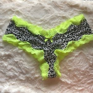 NWT Victoria’s Secret Very Sexy Cheeky Panties